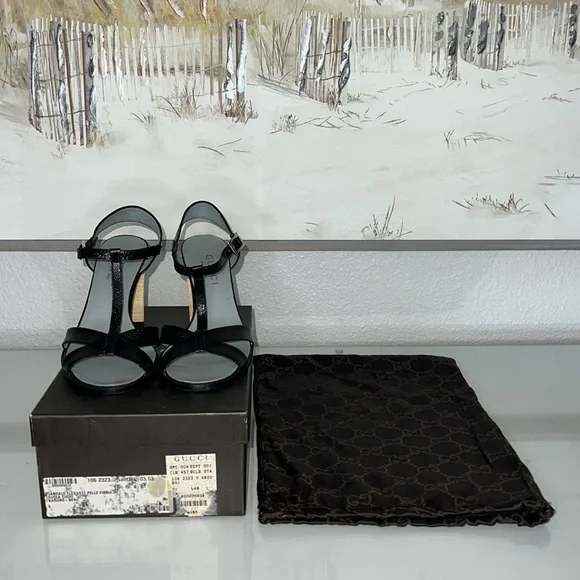 Gucci Black and Cream Sandals - Picture 5 of 9